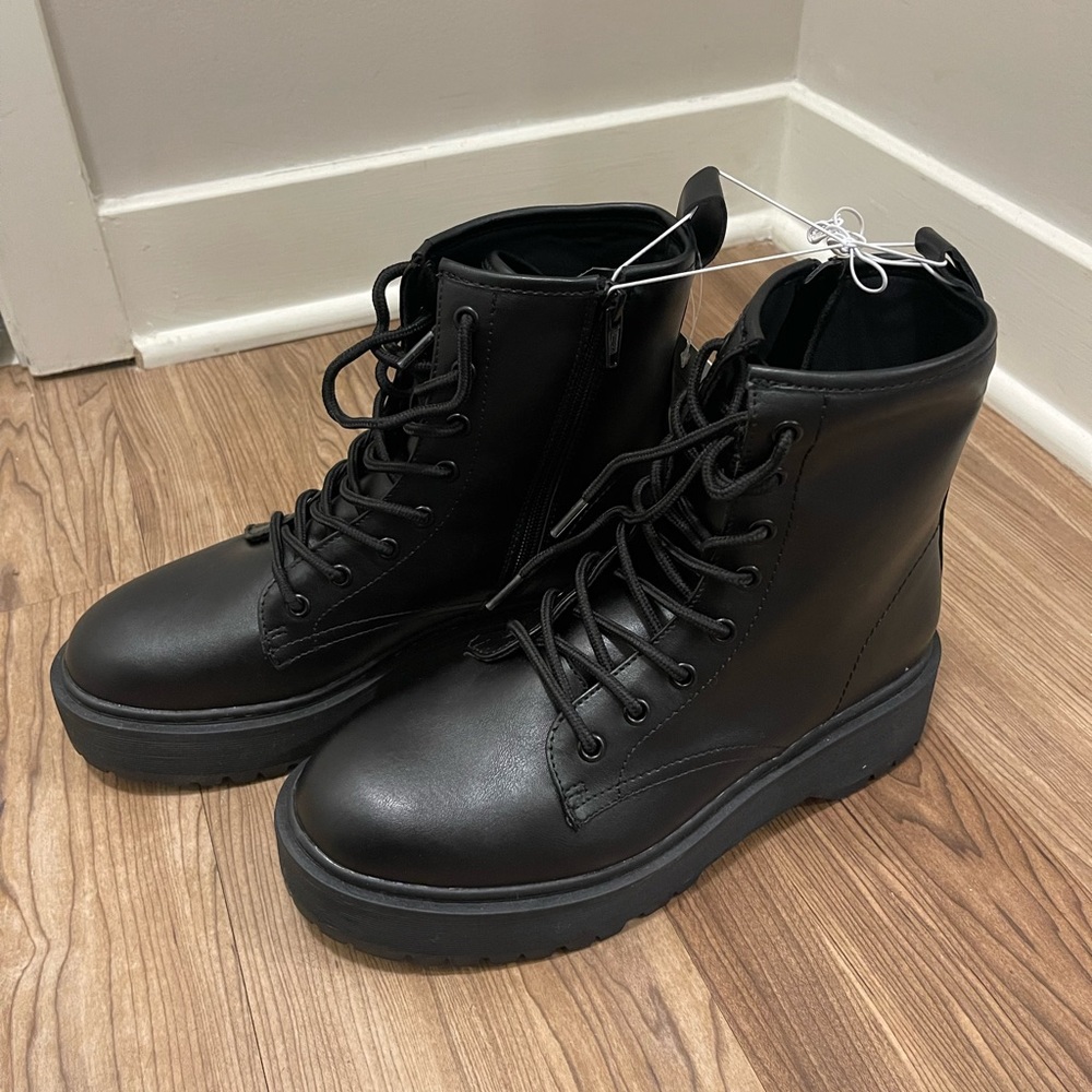 A New Day Women’s Erin Combat Boots Size 8.5